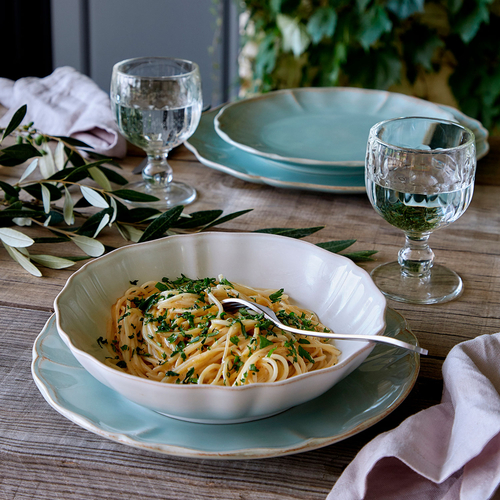 Alentejo pasta bowl 23 cm, white stoneware with hand-painted wavy rims