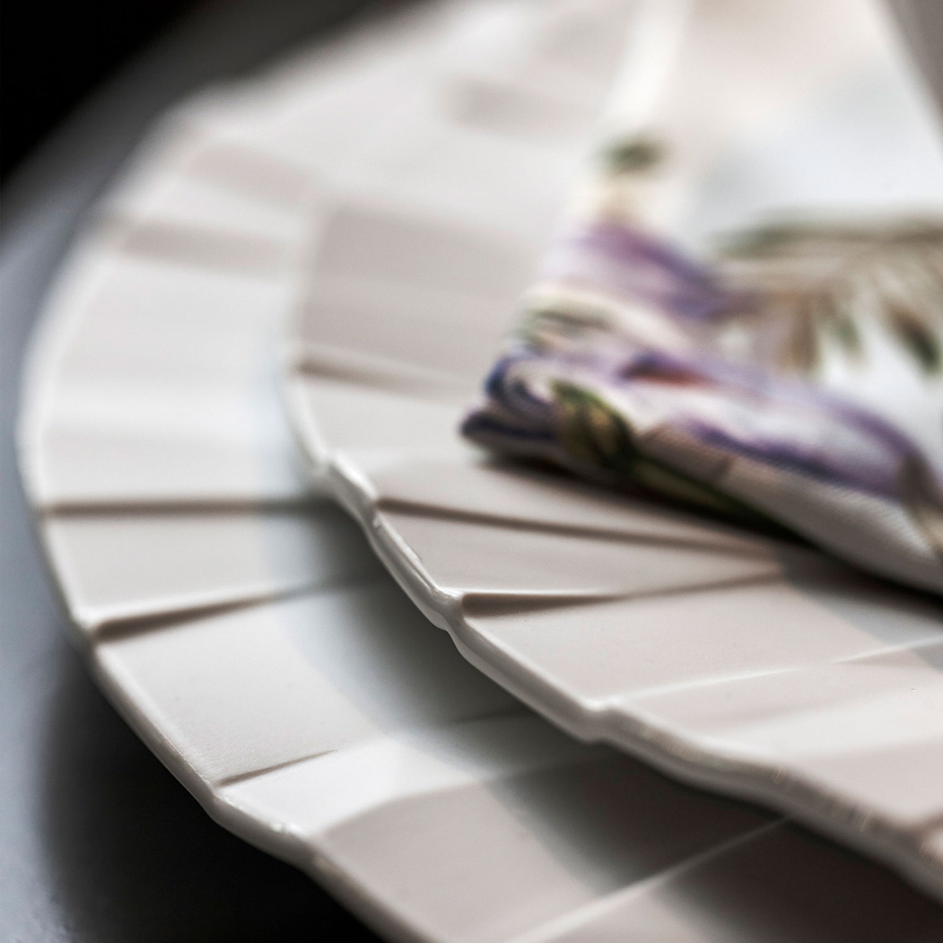 Matrix Tea Cup and Saucer 262 ml, Glazed Porcelain - Vista Alegre - 5601266290546