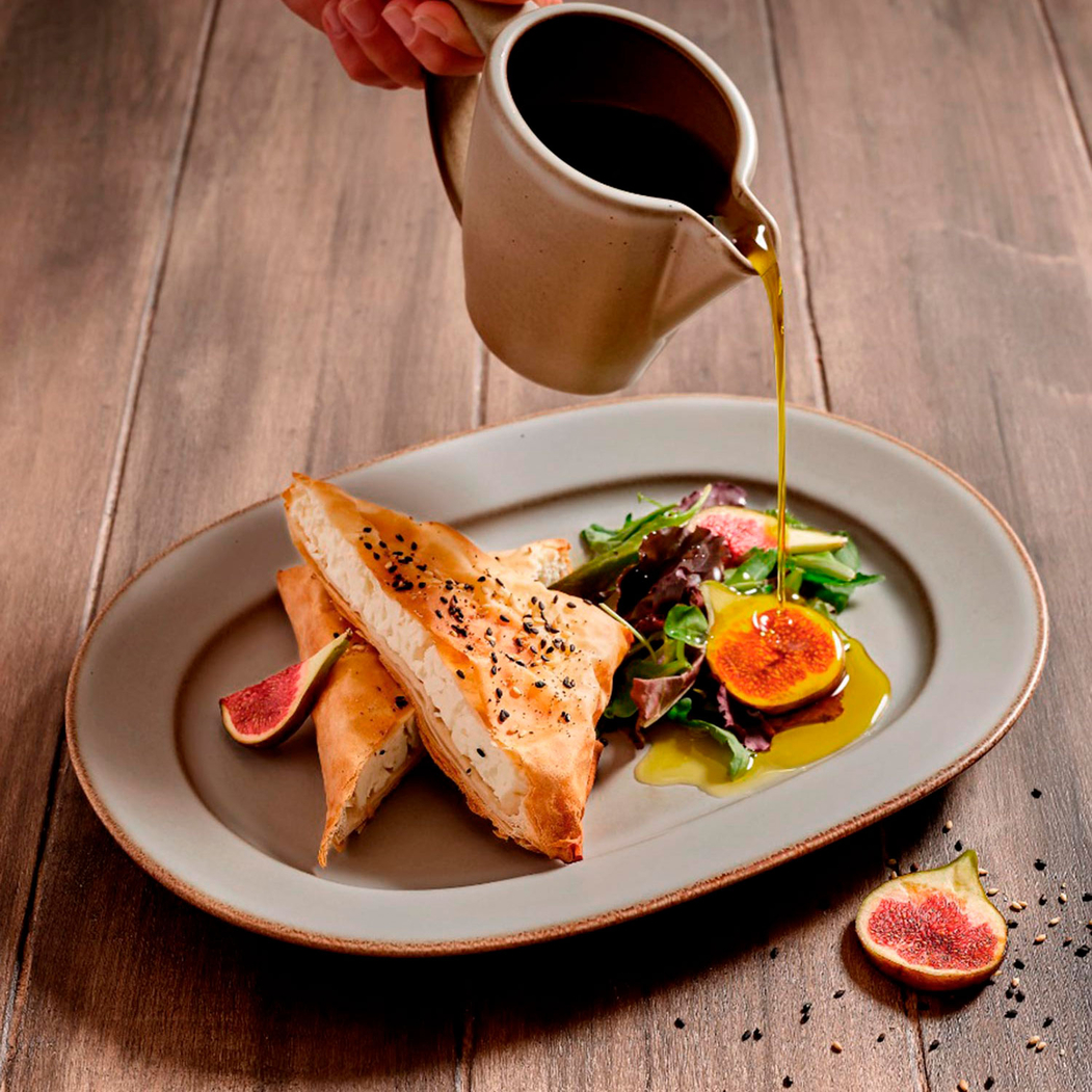 Eccentric Platter, 30x22cm, vitrified Porcelain - Costaverde - 5603578203535