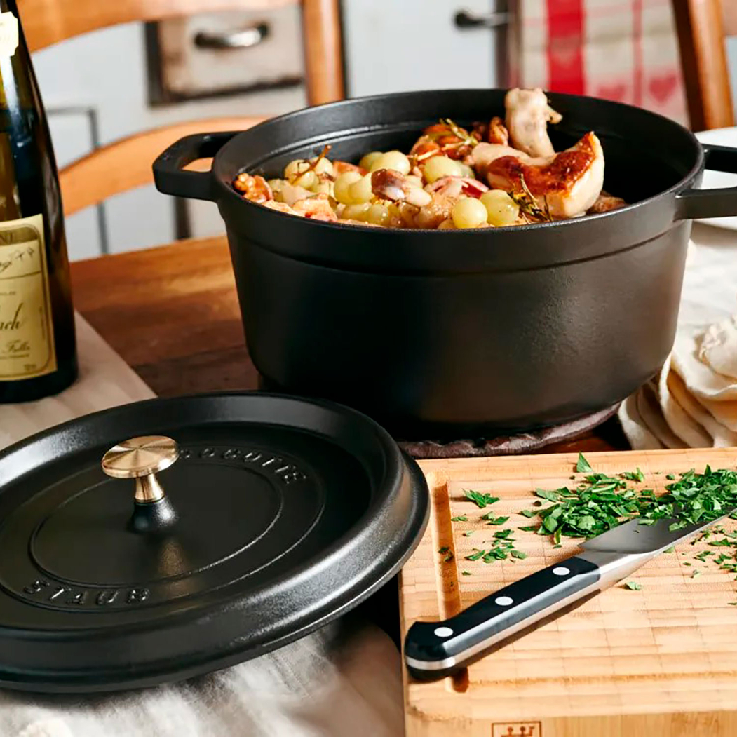 14cm Round Cocotte, Black Cast Iron - Staub - 3272341014252