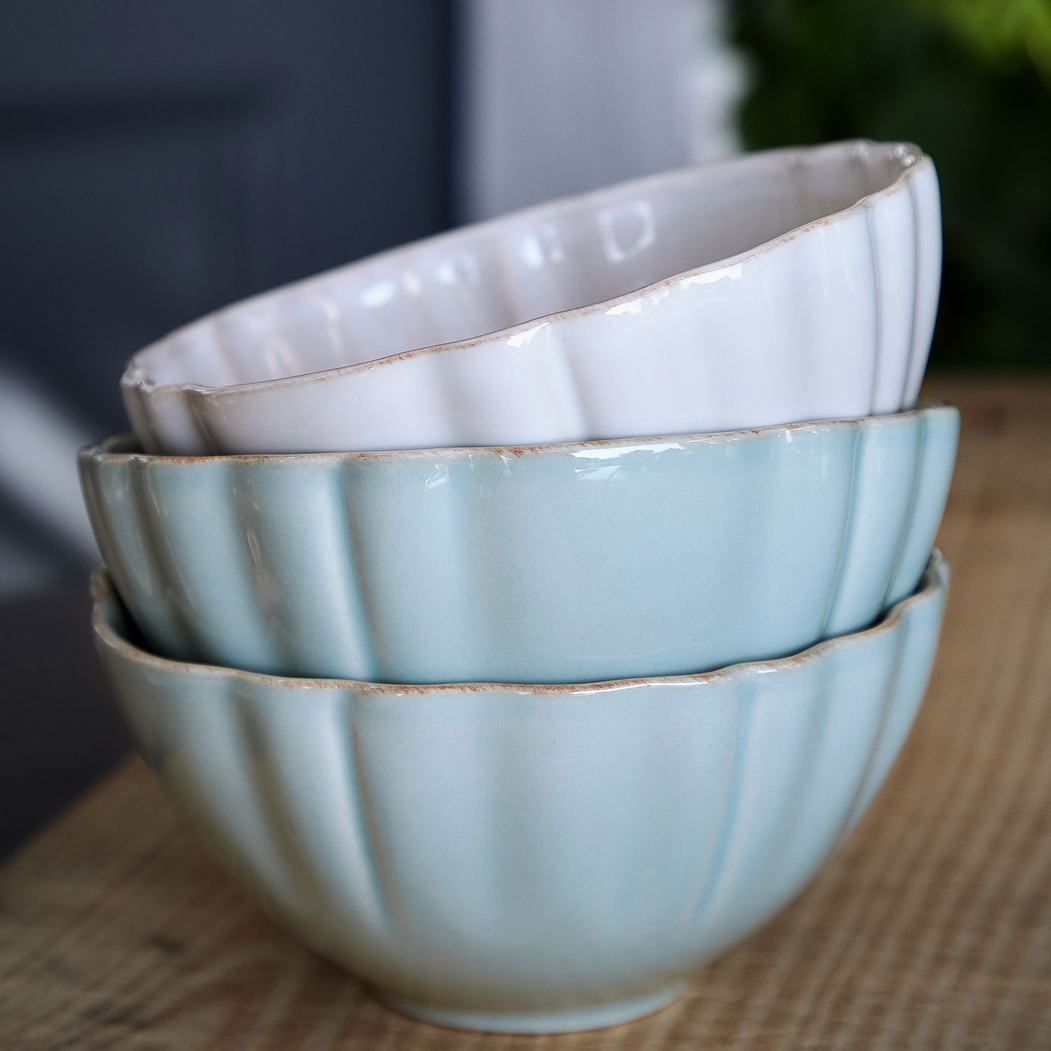 Taça sopa/cereais Alentejo 16,2 cm, grés turquesa com rebordos ondulados pintados à mão - Costa Nova - 5606739919221