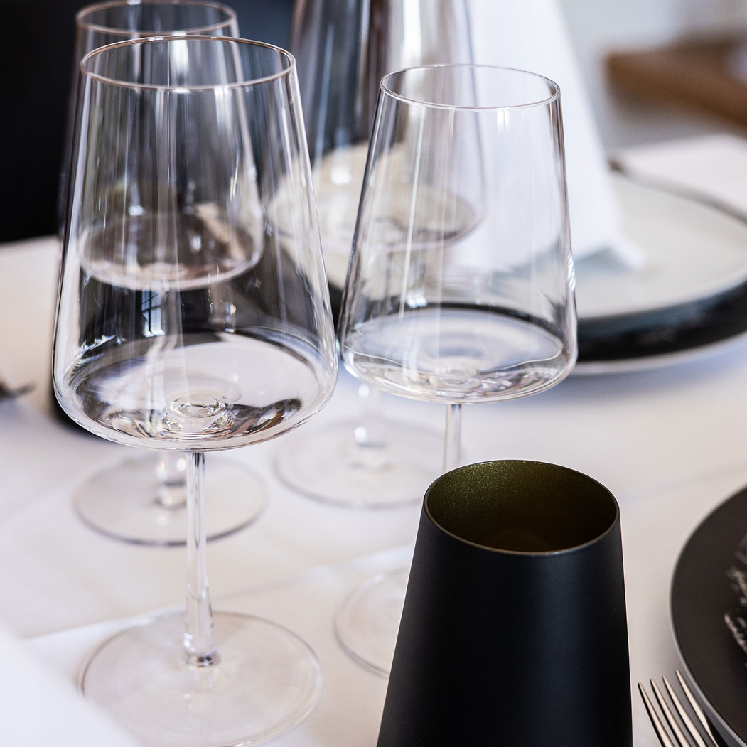 Power Noir Edition - 18 glasses to create a striking table setting - Stölzle Lausitz - 5602737110455