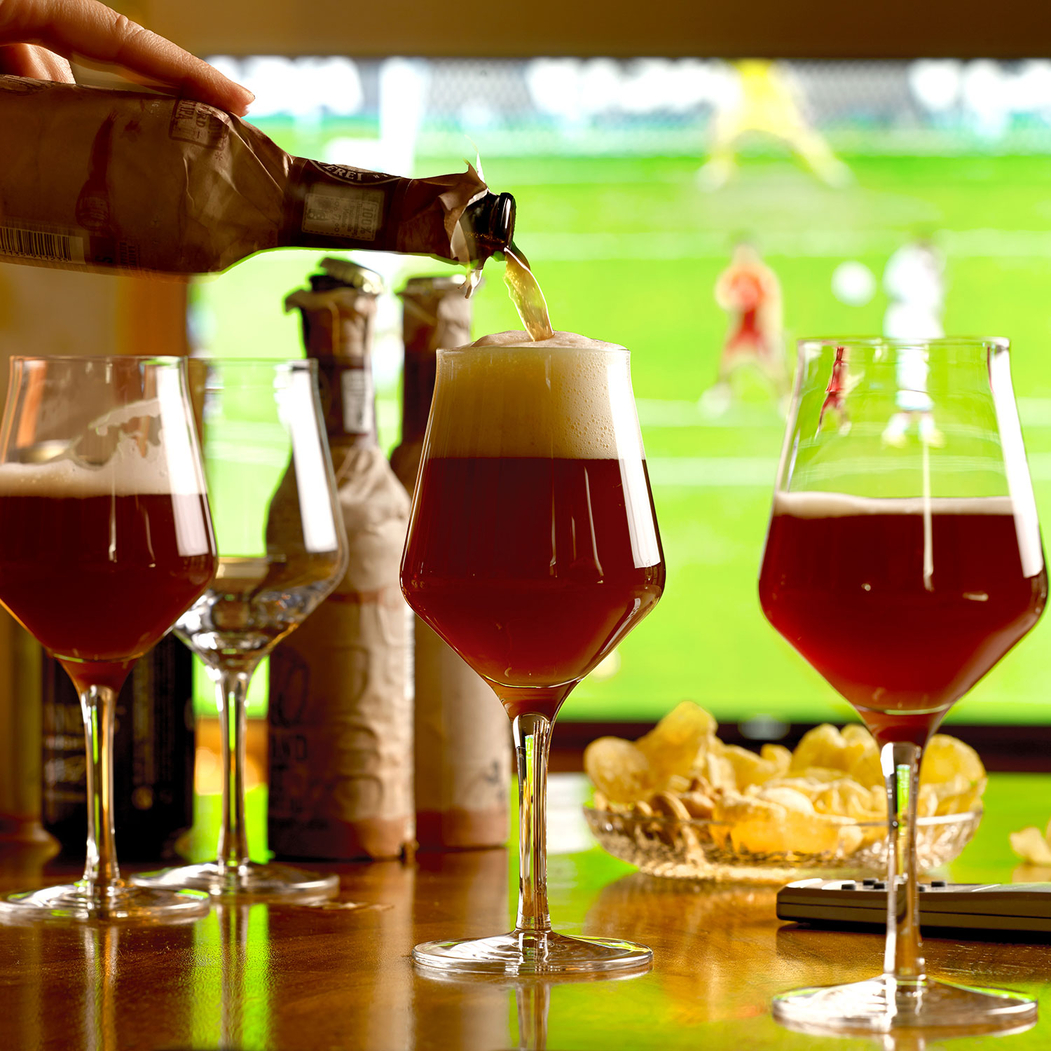 Copo de cerveja de 430 ml em vidro cristalino, ideal para degustação de Flanders Ales e Lambics - Stölzle Lausitz - 4012632221988