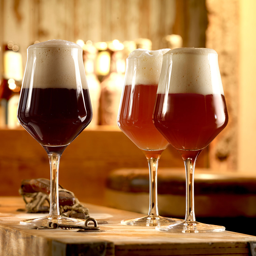 Copo de cerveja de 430 ml em vidro cristalino, ideal para degustação de Flanders Ales e Lambics - Stölzle Lausitz - 4012632221988